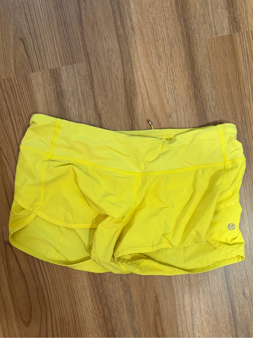 Lululemon Athletica Shorts Lot of 5 (Black, Yellow, Blue, Pattern) Size 6 - Picture 4 of 9